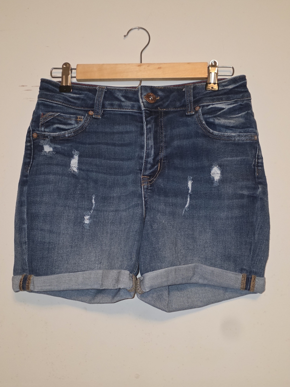 Rolled Cuff Distressed Women's Denim Shorts - Blue